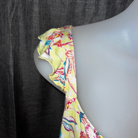 Torrid blouse size 3 yellow and multi color ruffle on shoulder good condition - Picture 2 of 7